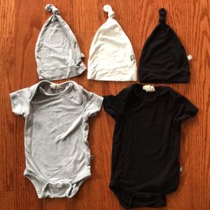 Kyte baby Newborn bodysuit and hat set.